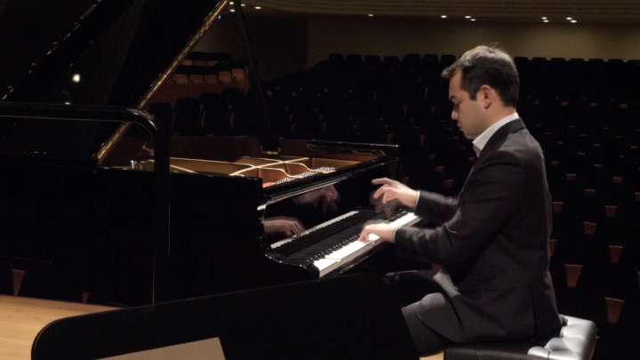 Migros Classics |  Xavier Poizat, Pianist