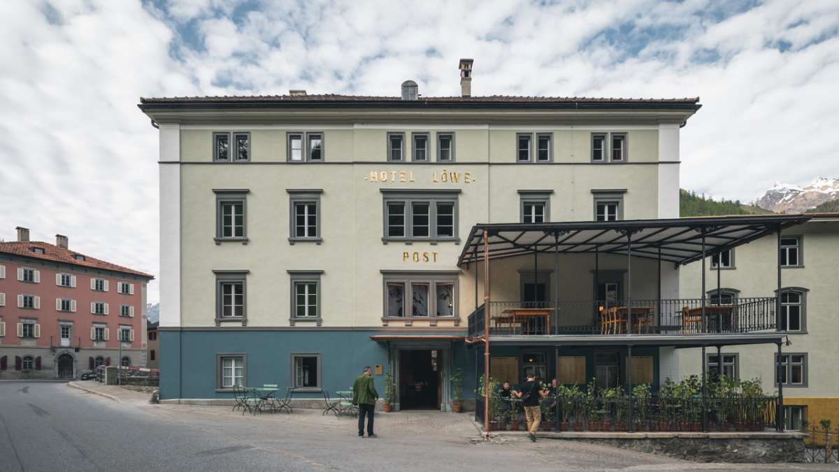 Das Post Hotel Löwe in Mulengs erstrahlt in neuem Glanz und wird zum Gesamtkunstwerk. 
