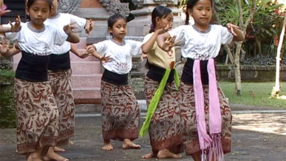 Bali - Kinder tanzen